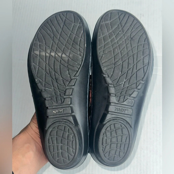 Naot Size 36 - Picture 5 of 6